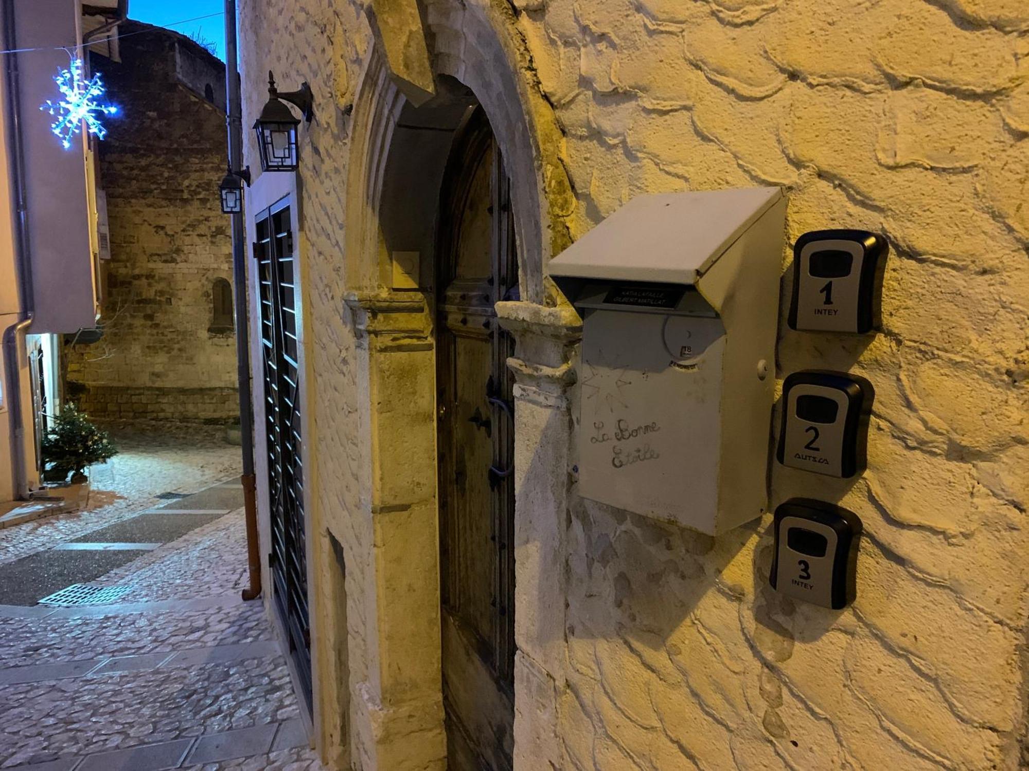 La Bonne Etoile - The Good Star Apartment Moustiers-Sainte-Marie Exterior photo